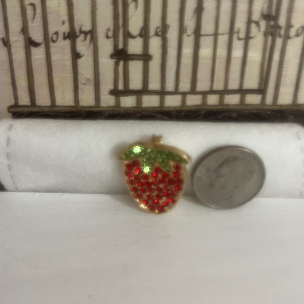 Strawberry Crystal Pin - Picture 4 of 5